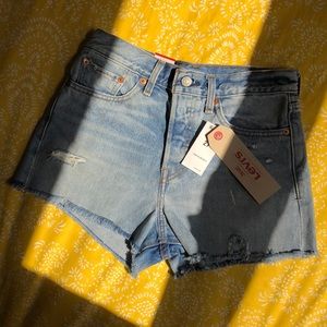 Levi Wedgie Fit shorts